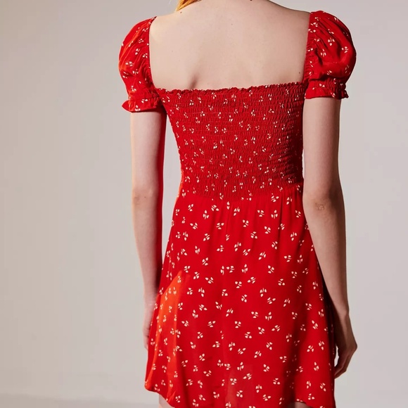 Faithfull The Brand Genevieve Floral Mini Dress. - Picture 4 of 7